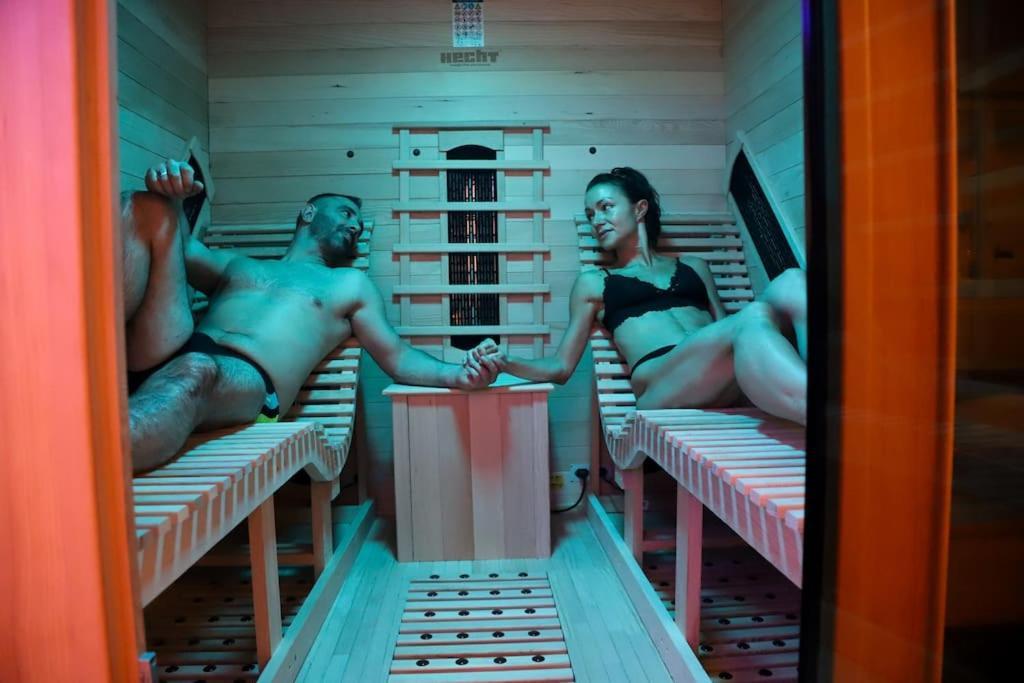 Love Room Unique - Sauna / Jacuzzi Charleville-Mézières المظهر الخارجي الصورة