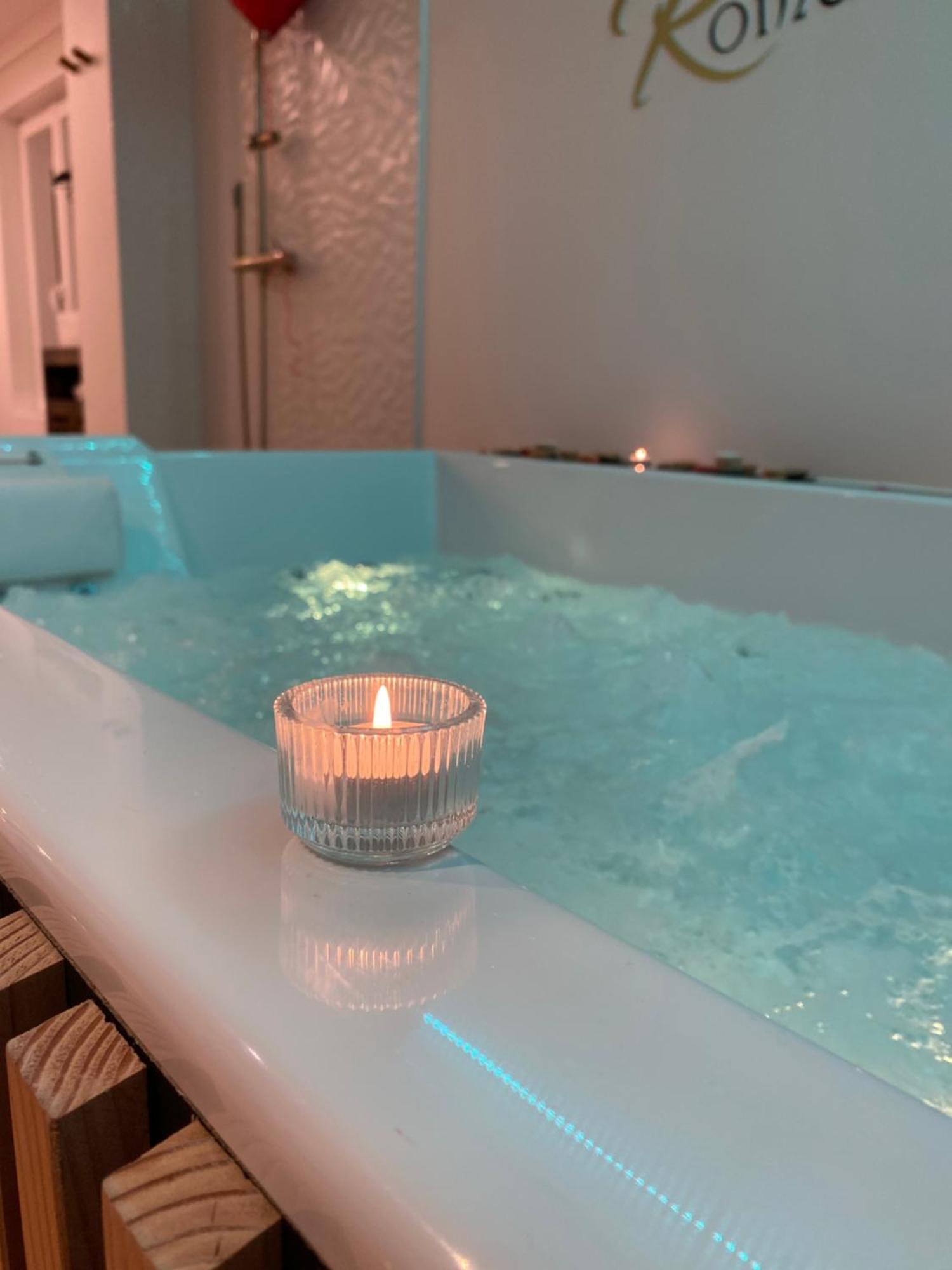 Love Room Unique - Sauna / Jacuzzi Charleville-Mézières المظهر الخارجي الصورة